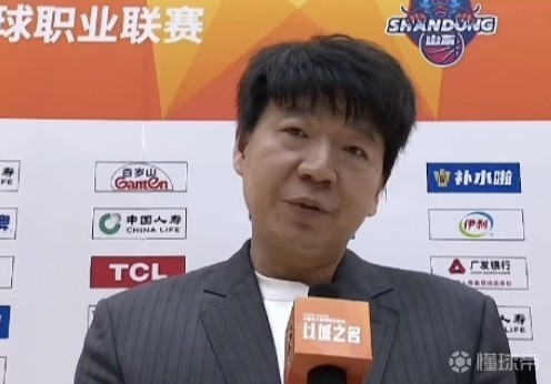 邱彪：今晚的三分出手太少我不太满意，大家还是要敢于投篮